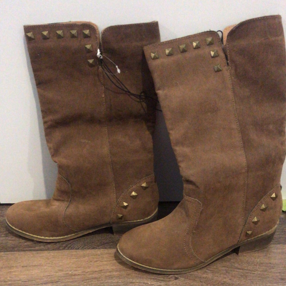 Shoes/boots BOGO 50% off